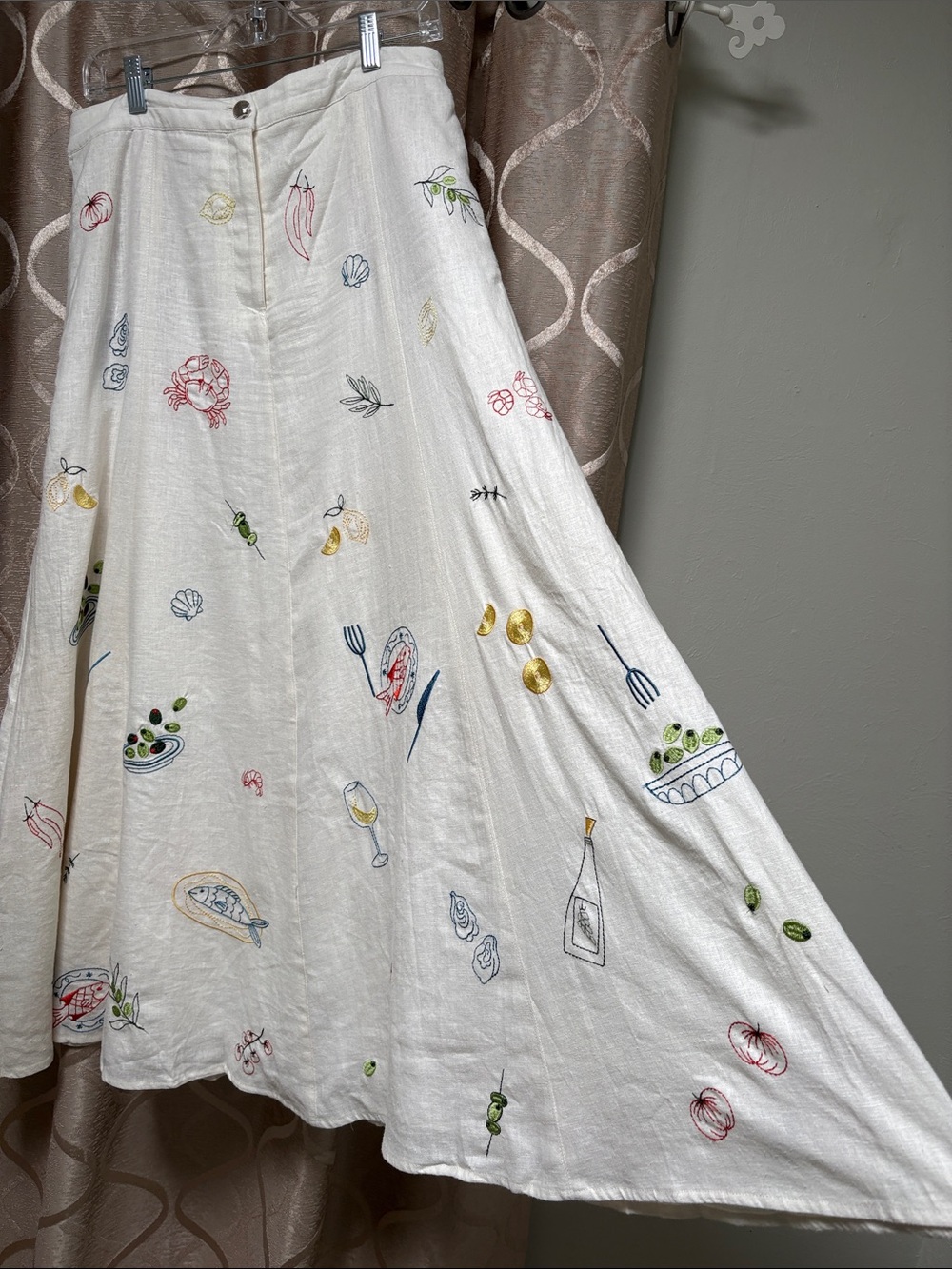 House of Harlow White Maxi Skirt with Multicolor Embroidered Food Motif